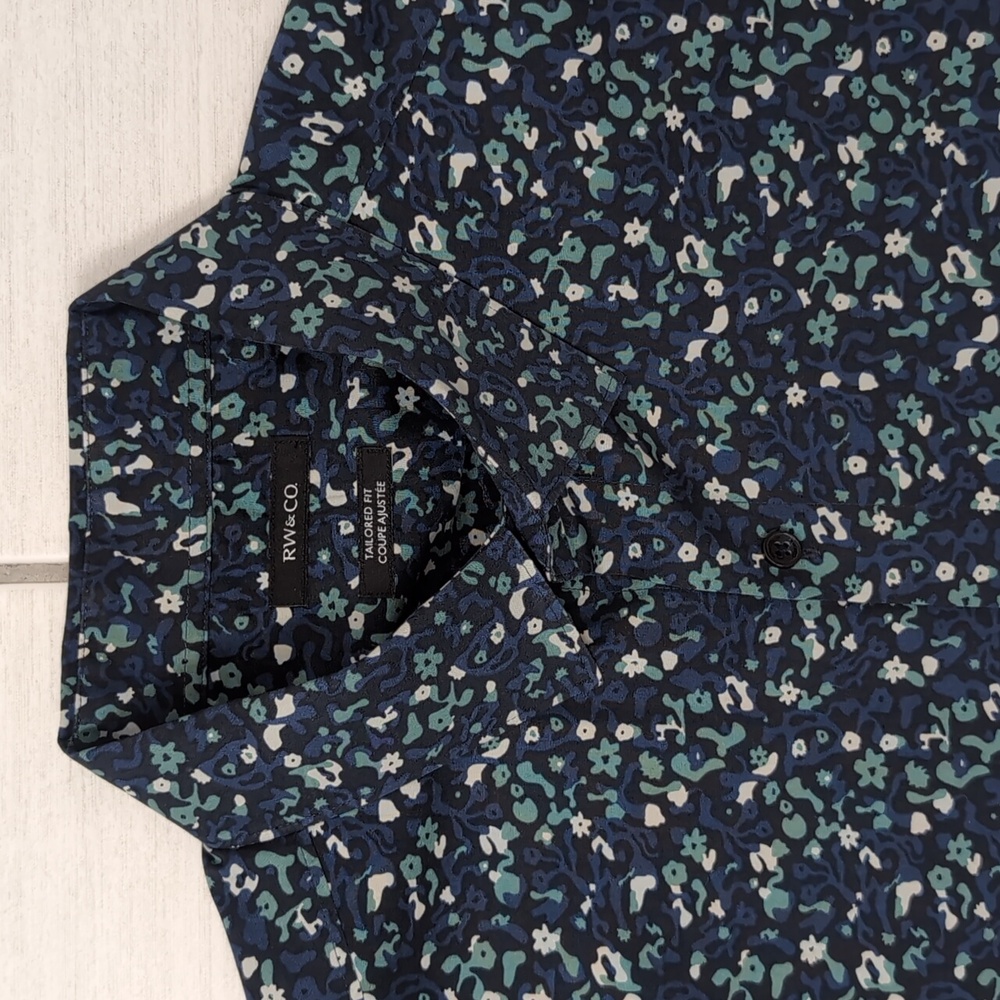 3/$25 RW&CO Tailored Fit Patterned Dress Shirt